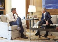 PM Mitsotakis meets with Tony Blair at Maximos Mansion