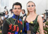 Sophie Turner: Η πρώτη φωτογραφία της με φουσκωμένη κοιλιά