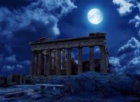Acropolis Museum open until midnight on Aug. 12 on occasion of full moon