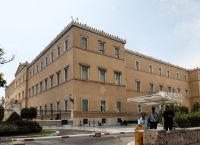 Παρακολουθήσεις: Ανεβαίνει το πολιτικό θερμόμετρο – Την Παρασκευή η πρώτη “μάχη”