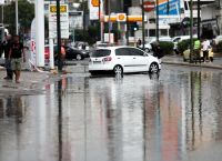 Κακοκαιρία στην Αττική: Έκλεισαν Ποσειδώνος και Βουλιαγμένης