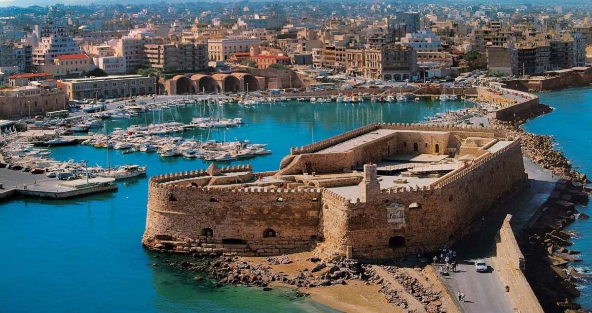 Οι κορυφαίες ακτοπλοϊκές εταιρείες η Attica Group και η Minoan Lines συγκρούονται για assets του ΤΑΙΠΕΔ