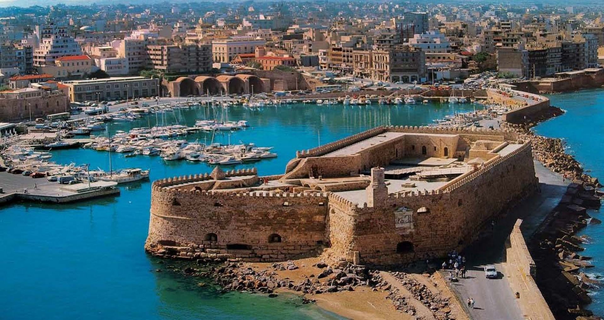 Οι κορυφαίες ακτοπλοϊκές εταιρείες η Attica Group και η Minoan Lines συγκρούονται για assets του ΤΑΙΠΕΔ