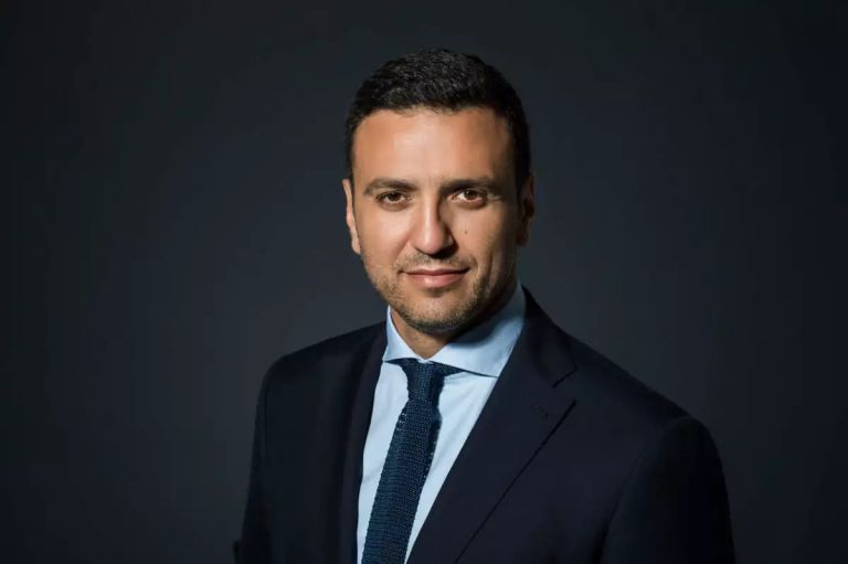 Tourism Minister: Every week Greece will welcome a million tourists