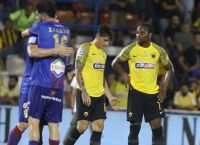 Super League: “Σόκαρε” την ΑΕΚ ο Βόλος με “εκτελεστή” το Ντελέτις