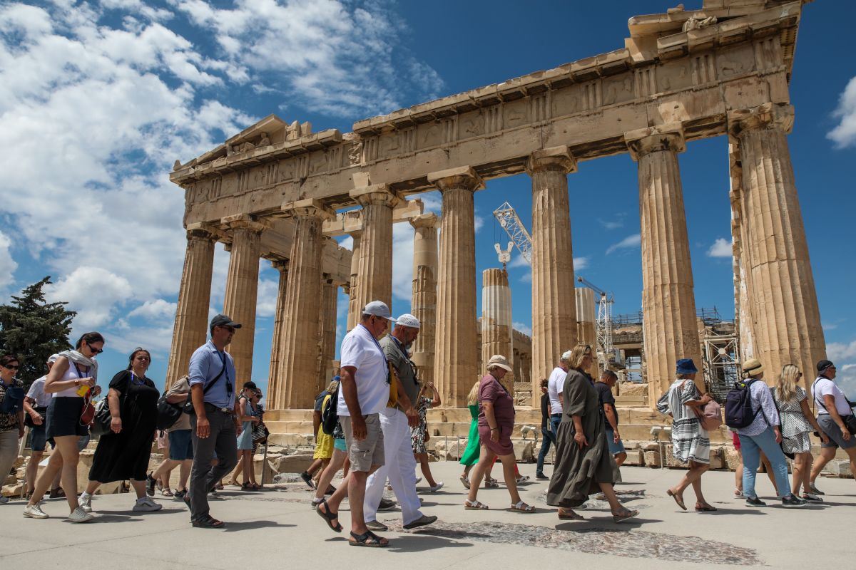 Καιρός σήμερα 25/11: Λίγες νεφώσεις πρόσκαιρα αυξημένες τις πρωινές ώρες