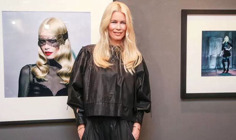 Claudia Schiffer: “Greece was calling my name” – New photos from her vacation