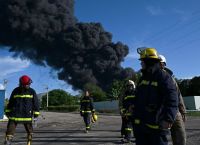Κούβα: Ένας νεκρός από την πυρκαγιά σε πετρελαϊκές εγκαταστάσεις – Αγνοούνται 17 πυροσβέστες Κούβα: Ένας νεκρός από την πυρκαγιά σε πετρελαϊκές εγκαταστάσεις – Αγνοούνται 17 πυροσβέστες