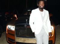 50 Cent enjoys Mykonos dinner before moving to Milos