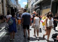 New postponement for Sunday opening of stores New postponement for Sunday opening of stores