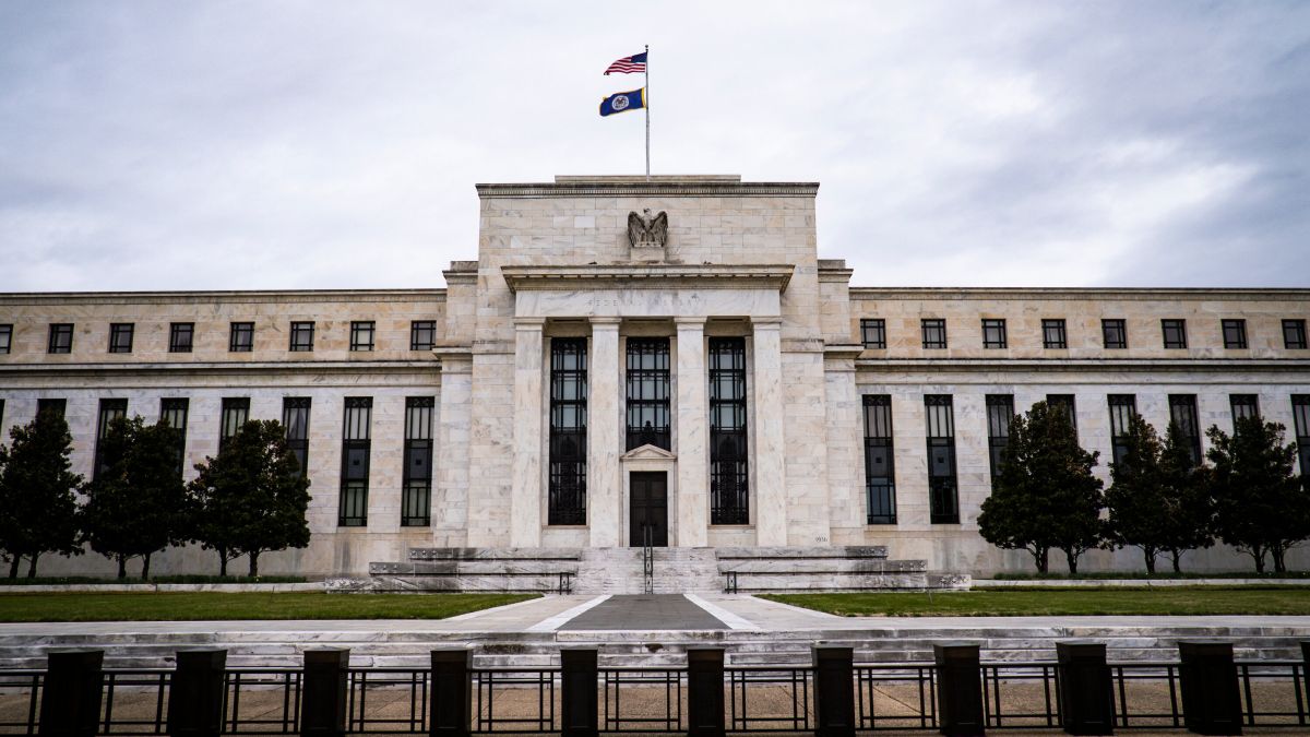 Fed: Πρόβλεψη οικονομολόγων για αύξηση των επιτοκίων κατά 50 μονάδες βάσης τον Σεπτέμβριο