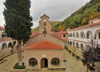 Το Μουσείο της Βίβλου επέστρεψε ένα λεηλατημένο ευαγγέλιο 1.000 ετών σε ελληνικό μοναστήρι