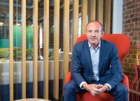 Βρετανία: Μεγάλο χάσμα ο μισθός του CEO με εκείνον του εργαζόμενου – Βγάζει 109 φορές περισσότερα