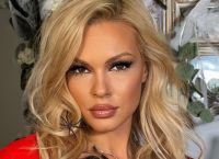 Βίκυ Κάβουρα: «Δεν μου αρέσει το σουβλάκι, μου βρωμάει» Βίκυ Κάβουρα: «Δεν μου αρέσει το σουβλάκι, μου βρωμάει»