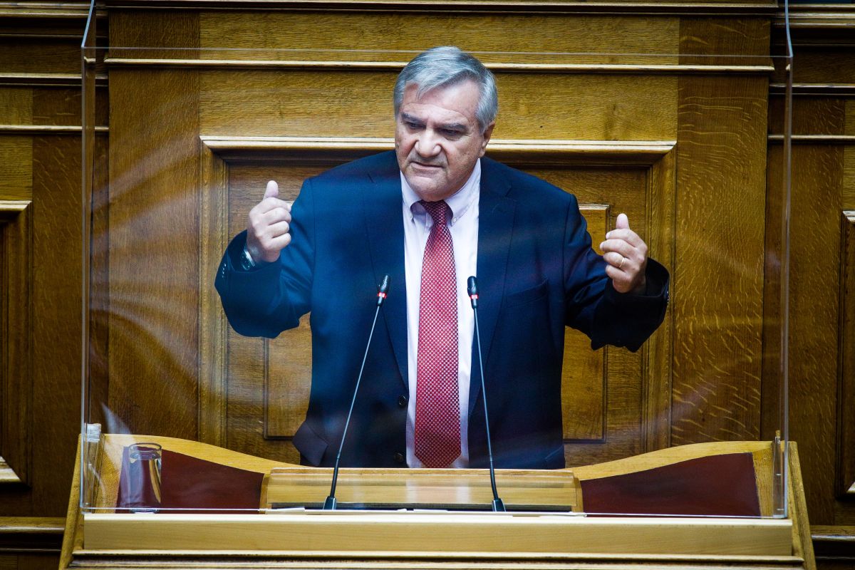Καστανίδης στην Ολομέλεια: Η σύσταση της εξεταστικής επιτροπής δεν διερευνά περιόδους, διερευνά υποθέσεις