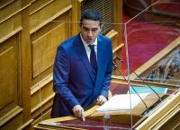 Κατρίνης σε Μητσοτάκη: “Πραγματικά θέλετε να συγκρίνετε εποχές όπως το 1981”