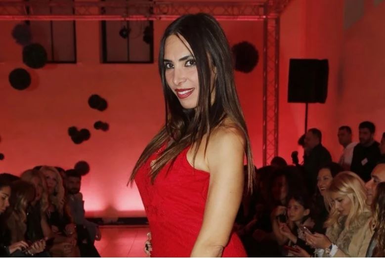 Mάγκυ Χαλαραμπίδου: Έρωτας η πίσω όψη της