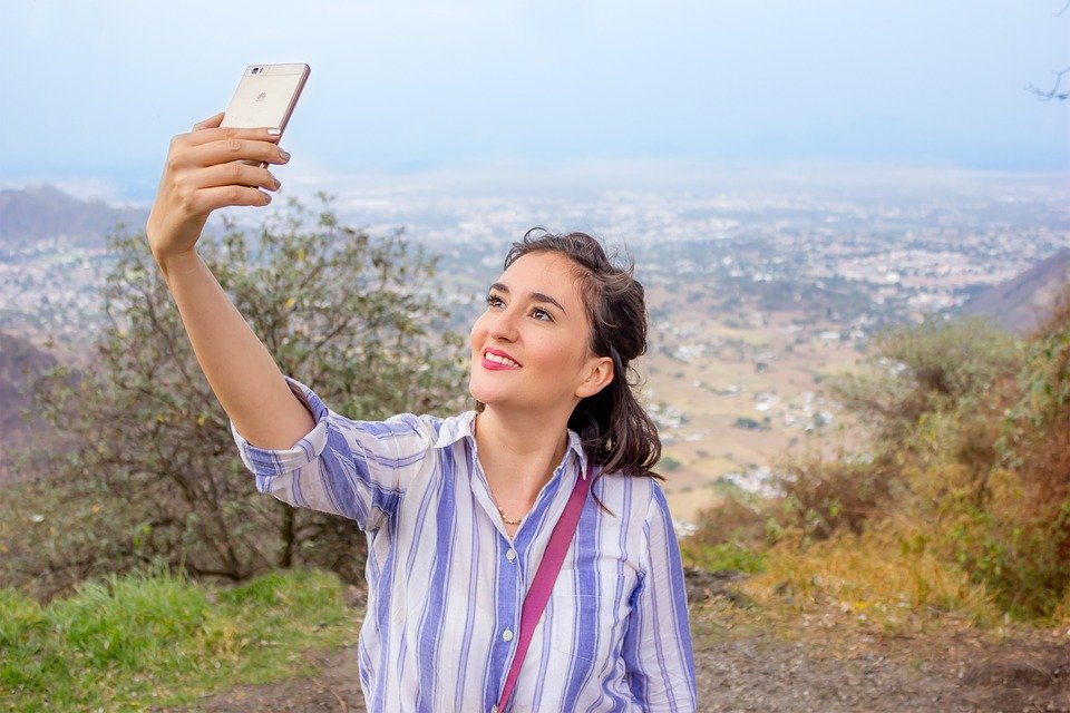 El Pais: Πώς να βγάλετε μια τέλεια Selfie
