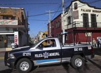 Μεξικό: Εντάλματα σύλληψης 64 στρατιωτικών και αστυνομικών για εμπλοκή στην εξαφάνιση 43 φοιτητών Μεξικό: Εντάλματα σύλληψης 64 στρατιωτικών και αστυνομικών για εμπλοκή στην εξαφάνιση 43 φοιτητών