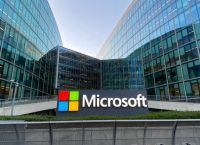 Η Microsoft κάνει απολύσεις και δεν θα πληρώνει πλέον τα ταξίδια των υπαλλήλων της
