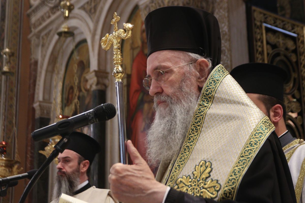Ναύπακτος: Μητροπολίτης Ιερόθεος “Η φράση καλή Παναγιά δεν στέκεται ούτε λεκτικά ούτε θεολογικά” [vid]