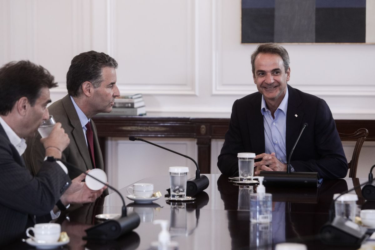 Μητσοτάκης σε Σαρμπάνη: “Σε ιστορικά υψηλό επίπεδο οι διμερείς σχέσεις Ελλάδος-ΗΠΑ”