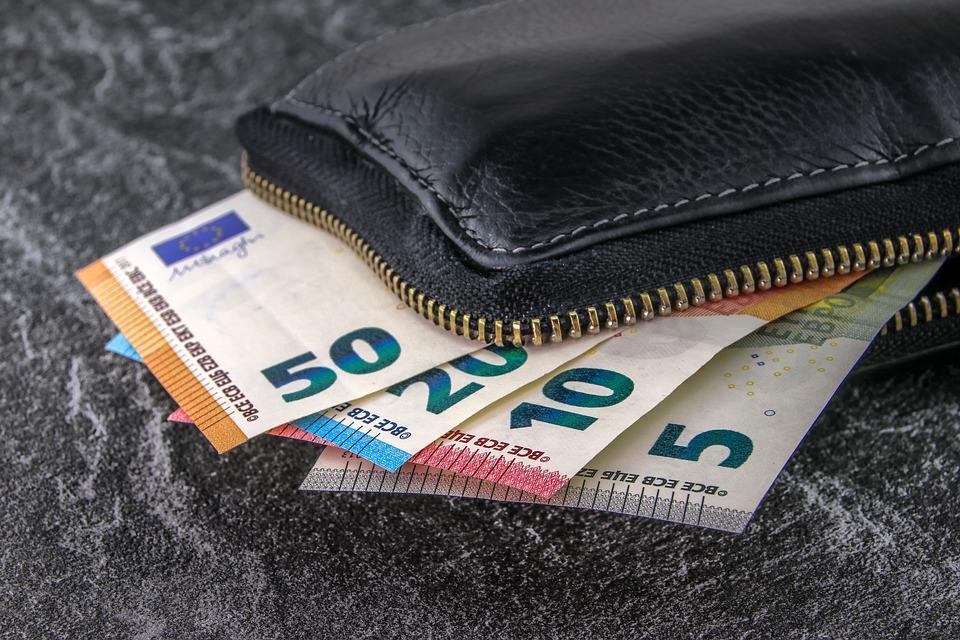 Μέτρα στήριξης ΔΕΘ: Στην τελική ευθεία το σχέδιο για την στήριξη νοικοκυριών και  επιχειρήσεων