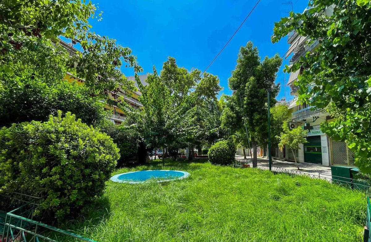 Δήμος Αθηναίων: Δεκαεννέα αναπλάσεις πρασίνου μέσα στον Αύγουστο στις γειτονιές της πόλης