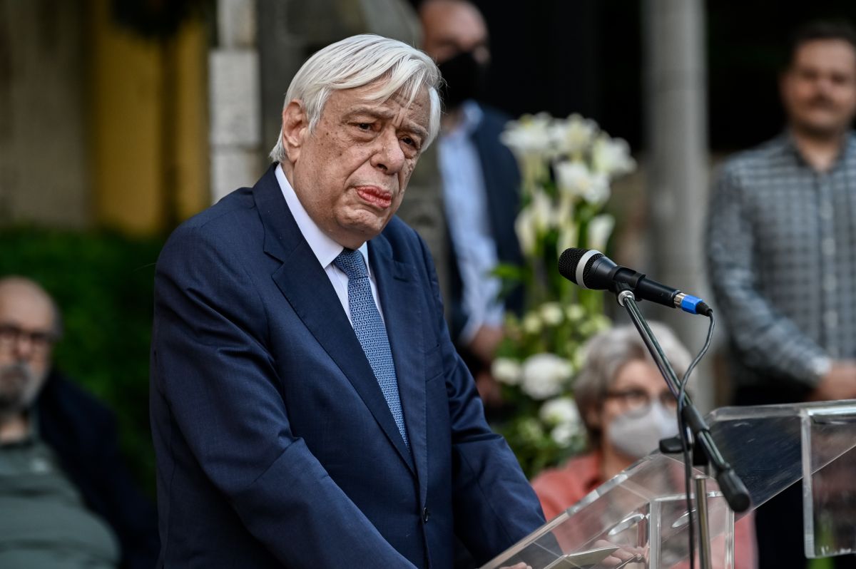 Παρέμβαση Παυλόπουλου για τις παρακολουθήσεις: “Η πολιτική ευθύνη ανήκει σε όσους ασκούν την εξουσία”