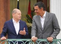 Ενέργεια: Σολτς και Σάντσεθ συμφωνούν στη σύνδεση της Ιβηρικής Χερσονήσου με το ευρωπαϊκό δίκτυο