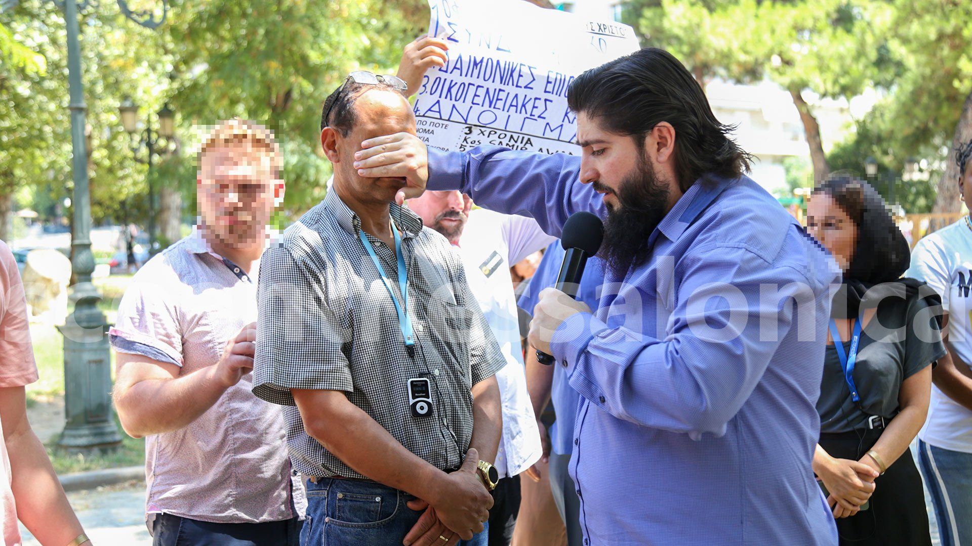 Θεσσαλονίκη: Συλλήψεις για τις τελετές «εξορκισμού» στην πλατεία Αριστοτέλους [vid]