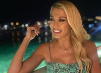 Κωνσταντίνα Σπυροπούλου: Σε πισίνα μπικίνι και την κοιλιά της Κωνσταντίνα Σπυροπούλου: Σε πισίνα μπικίνι και την κοιλιά της