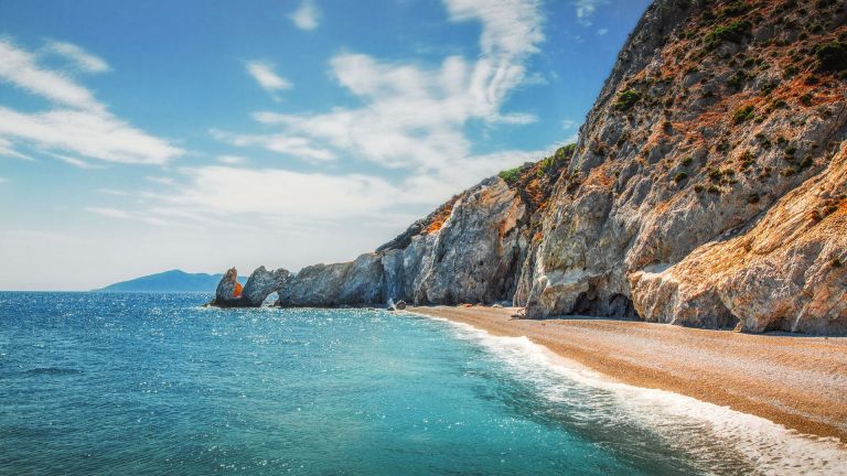 “Take a picture, not a pebble” Skiathos appeals to save Lalaria beach