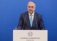 Θεοδωρικάκος: Επίθεση με μπογιές στο γραφείο του Θεοδωρικάκος: Επίθεση με μπογιές στο γραφείο του
