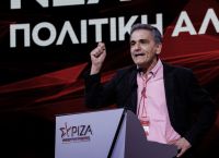 Τσακαλώτος: «Όταν ο κ. Μητσοτάκης λέει “το μαξιλάρι που εμείς χτίσαμε” μπορεί να μας εξηγήσει το “εμείς”»; Τσακαλώτος: «Όταν ο κ. Μητσοτάκης λέει “το μαξιλάρι που εμείς χτίσαμε” μπορεί να μας εξηγήσει το “εμείς”»;