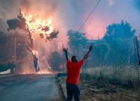 Ολοκληρώνονται τα έργα αναδάσωσης και αποκατάστασης στην οδό Ερυθραίας και Βαρυμπόμπη Ολοκληρώνονται τα έργα αναδάσωσης και αποκατάστασης στην οδό Ερυθραίας και Βαρυμπόμπη