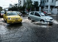 Κακοκαιρία στην Αττική: Προβλήματα στο λεκανοπέδιο λόγω της ισχυρής καταιγίδας – Ποιοι δρόμοι έχουν πρόβλημα