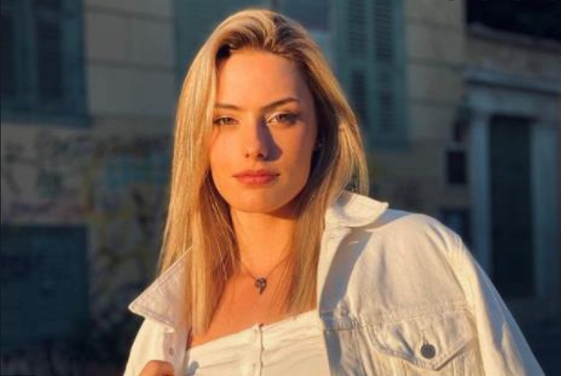 Όλγα Ντάλλα: Το καυτό σκύψιμο που τα αποκάλυψε όλα