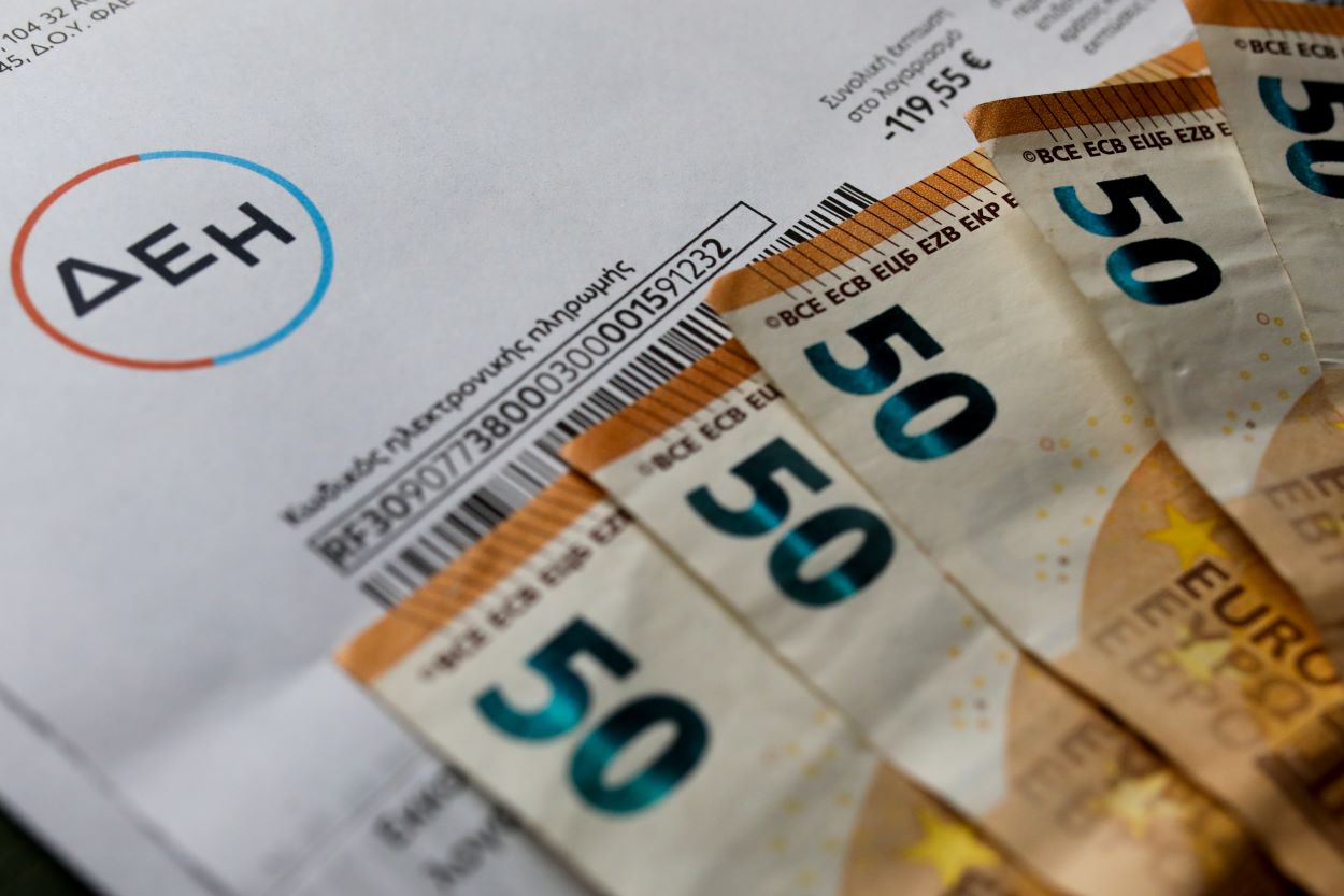 Ρεύμα – ΔΕΗ: Μειώνει κατά 25% τα τιμολόγια Οκτωβρίου