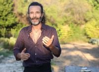 Θανάσης Ευθυμιάδης: «Ηταν χειμώνας, γδύθηκα, χόρεψα και έτσι νίκησα τα χρέη» Θανάσης Ευθυμιάδης: «Ηταν χειμώνας, γδύθηκα, χόρεψα και έτσι νίκησα τα χρέη»
