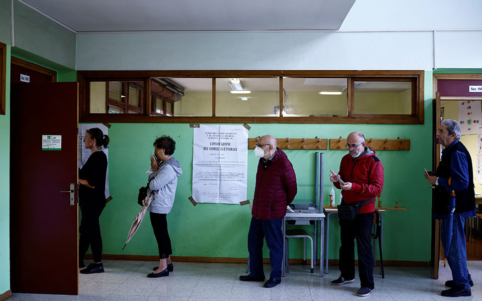 Εκλογές στην Ιταλία: Στο 19% η συμμετοχή – Πώς θα βγει κυβέρνηση