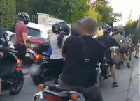 Διαμαρτυρία Ρουβίκωνα έξω από το σπίτι του Χατζηδάκη – Τι απάντησε ο υπουργός Διαμαρτυρία Ρουβίκωνα έξω από το σπίτι του Χατζηδάκη – Τι απάντησε ο υπουργός