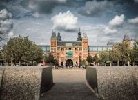 Το Rijksmuseum στο Άμστερνταμ παρουσιάζει μία έκθεση με αράχνες ελεύθερες στον χώρο Το Rijksmuseum στο Άμστερνταμ παρουσιάζει μία έκθεση με αράχνες ελεύθερες στον χώρο