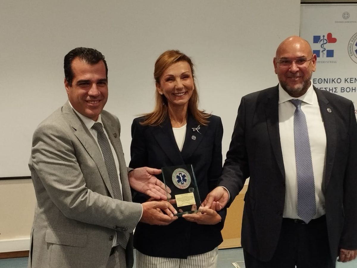 Ένωση Ελλήνων Εφοπλιστών: Δωρεά 20 ΥΠΕΡΣΥΓΧΡΟΝΑ ασθενοφόρα στο ΕΚΑΒ