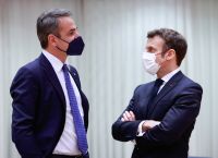 Συνάντηση Μητσοτάκη – Μακρόν στο Μέγαρο των Ηλυσίων