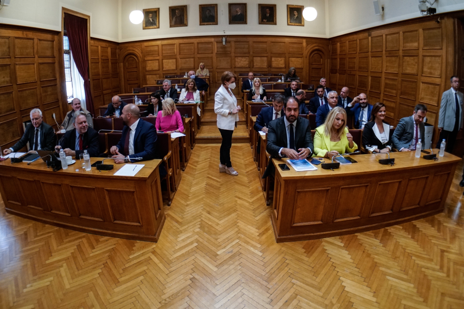 Παρακολουθήσεις εξεταστική: Εκλέχθηκε το προεδρείο -Ένταση μεταξύ κυβέρνησης και αντιπολίτευσης