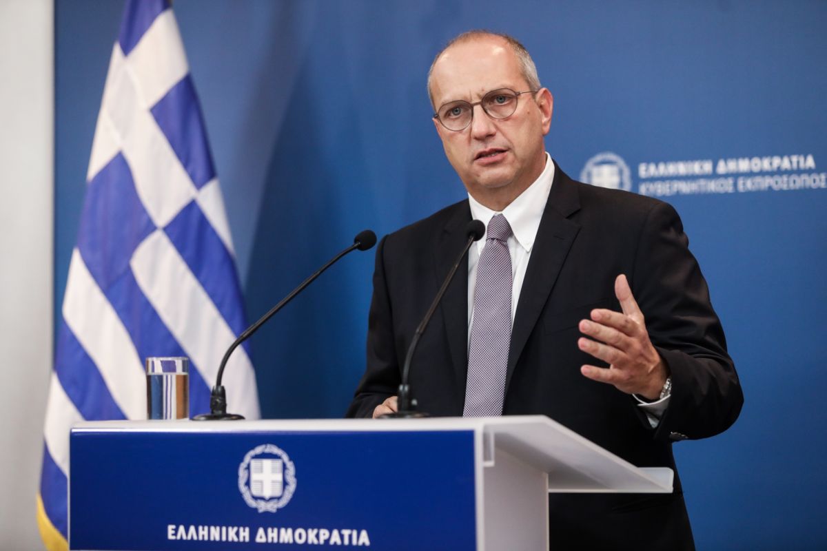 Οικονόμου για Τσαβούσογλου: Απαντάμε όπως πρέπει στον παροξυσμό της Άγκυρας