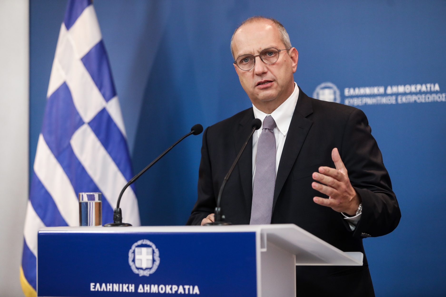 Οικονόμου για Τσαβούσογλου: Απαντάμε όπως πρέπει στον παροξυσμό της Άγκυρας
