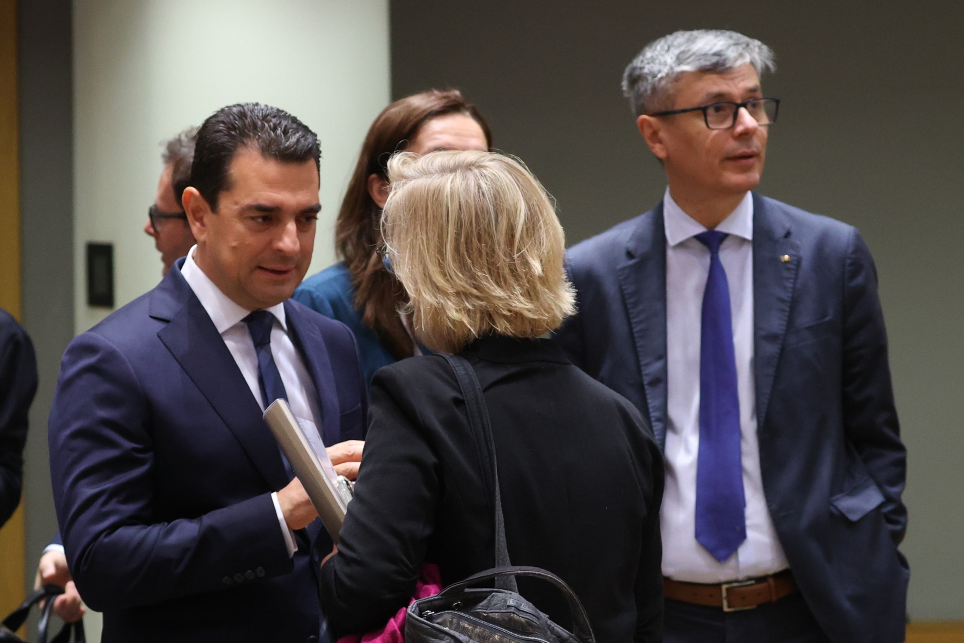 ΕΕ: Συμφωνία για έκτακτα μέτρα στους λογαριασμούς ρεύματος
