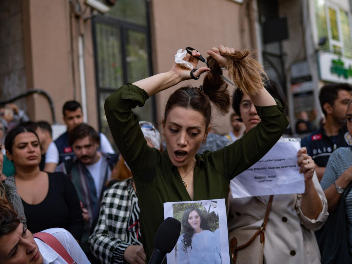 Μάχσα Αμινί: Θάνατος από ασθένεια ή ξυλοδαρμό;